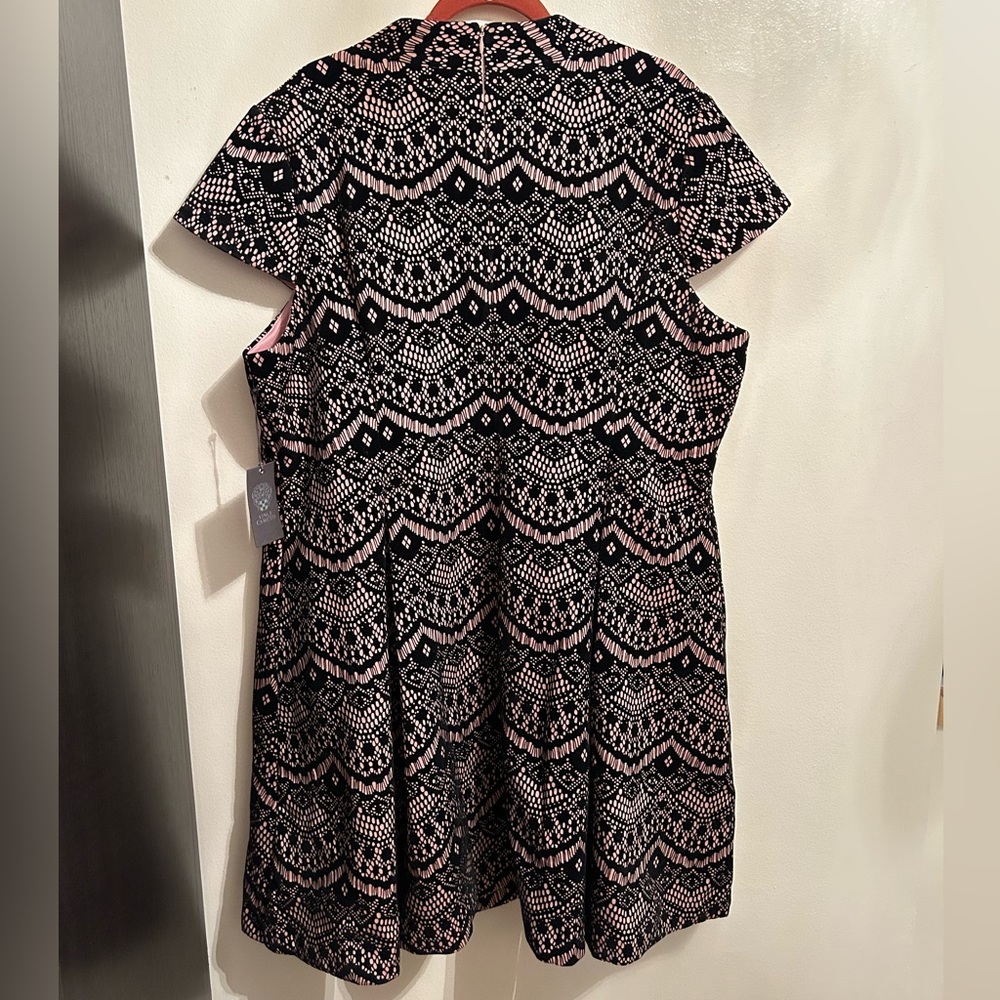 NWT VINCE CAMUTO Plus Size Flocked Fit & Flare Dress - Size 20 W - Picture 6 of 10